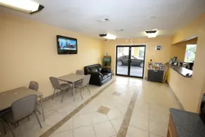 Days Inn by Wyndham DeFuniak Springs - Hall