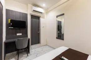 Hotel Artilla Borivali - Room