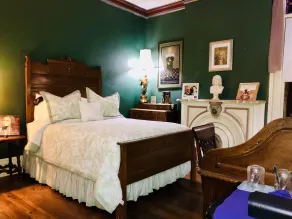 Symphony Hotel & Restaurant - Zimmer