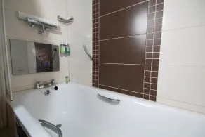 Belmore Court & Motel - Bathroom