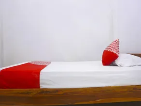 Hotel O Almeerah Homestay Syariah Near RS Hermina - Værelse