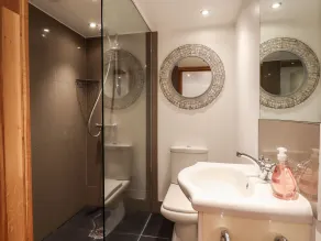 Willow Cottage - Bathroom