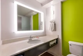 Super 8 by Wyndham Winnipeg East MB - Salle de bain