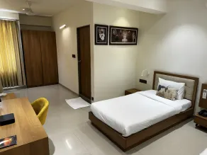 Siara Styles Amba Suites, Gandhinagar - Chambre