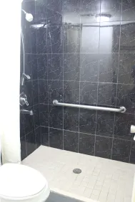 Tampa Inn Near Busch Gardens - Salle de bain