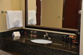 Oxford Suites Portland - Jantzen Beach - Chambre