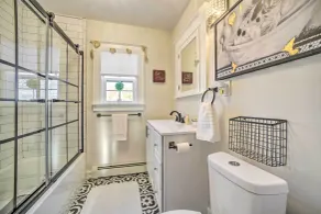 Family-Friendly Glens Falls Home w/ Sun Porch - Interiør
