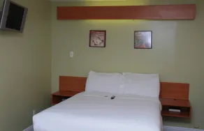 Haven Hotel - Fort Lauderdale Airport & Cruise Port - Room