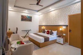 Hotel Saffron Stays - Zimmer