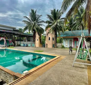 OYO 75515 Sairung Farmstay - Pool