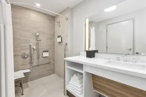 Wyndham Garden Anna - Room