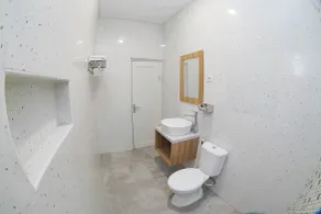 Toyo Hotel Purwokerto, Azana Hotels Collection - Bathroom
