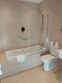 Clifton Arms Hotel - Bathroom