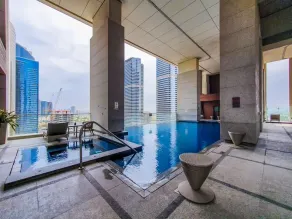 Lagom Vacation Homes 1 & 2 bedroom Apartment in Bonnington Tower, cluster J - Piscine