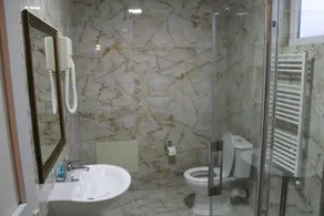 Hotel Adria - Bathroom