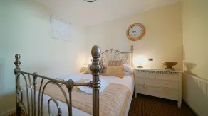 The Old Tramhouse Self Catering Traditional Charming Apartments Located In The Heart Of Historic Stirling For Short-Long Stays In Stirling For Tourism & Events & Contractor Base Stays For Central Belt Area & Open To Book All Year Round - Rom