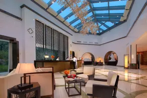 Slender West Lake Hot Spring Resort - Sitzecke in der Lobby