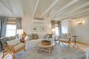 Vintage Surf City Cottage - 132 Steps to Beach! - Intérieur