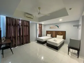 Leisure Cove Hotel and Apartments - Room