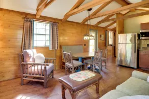 Fire Pit + Lake Access: Cabin Retreat in Heflin - Innenbereich