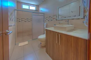 Galapagos Dreams - Bathroom