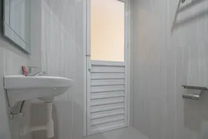 RedDoorz near Islamic Center Samarinda - Baño
