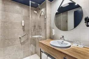 Hotel München-Olympiapark - Badezimmer