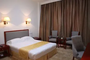 soluxe club nairobi - Camera