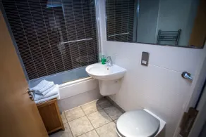 Cranbrook House Serviced Apartments - Badeværelse