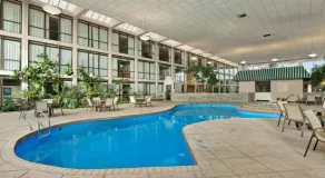 Days Inn by Wyndham Columbus Airport - Piscine