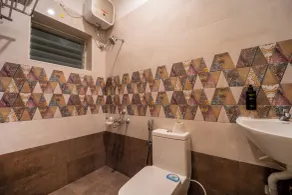 Mcity Elite Suites - Bathroom
