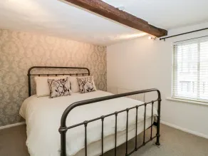 7 Church Lane - Room