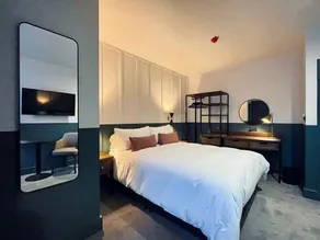 The Pride of Paddington - Room