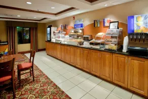Holiday Inn Express Hotel & Suites Kinston by IHG - Restaurant