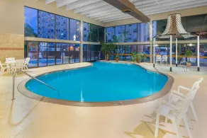 Ramada by Wyndham Paintsville Hotel & Conference Center - Pool