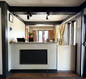 Americas Inn - Lobby