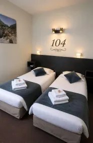 Logis Hôtels - Hôtel et Restaurant Le Lion d'Or - Habitación