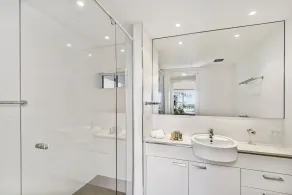 The Lookout Resort Noosa - Bathroom