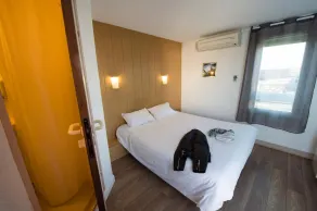Brit Hotel Essentiel Pau Lescar - Habitación