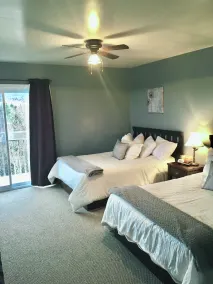 Stay in Gros Morne - Room