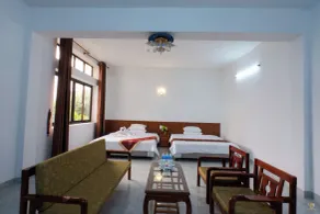 Hoa Sim Hotel LS - by BAY LUXURY - Chambre