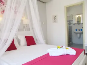 Camara Hotel - Chambre