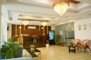Hotel The Luxe 18 - Golf Course Road - Hall