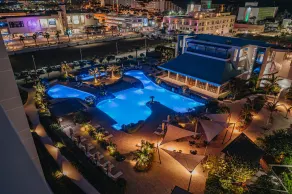 Radisson Blu Aruba - Pool