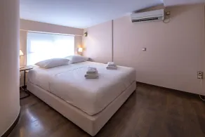 Solon - Deluxe City Center Apartment - Room