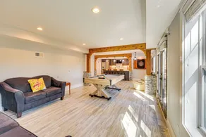 Fire Pit + Patio: Spacious Southern Pines Retreat - Intérieur