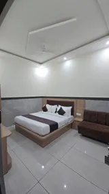 Hotel The Katra Avenue - Room