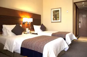 Golden Tulip Bahrain - Room