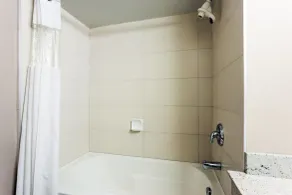 Ramada by Wyndham Kamloops - Salle de bain