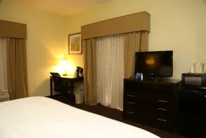 Holiday Inn Express Hotel & Suites Cleveland - Ms By IHG - Værelse